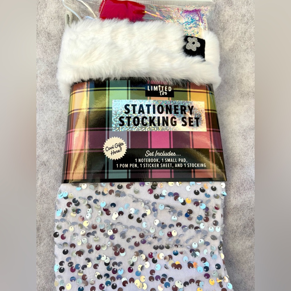 LIMITED too SEQUIN STOCKING and STATIONARY GIFT SET - Picture 4 of 9